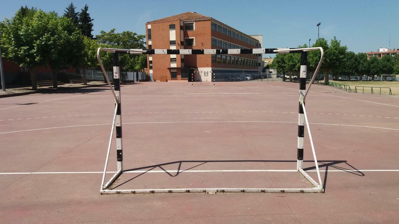 Centro San Viator Hostel Valladolid Exterior photo